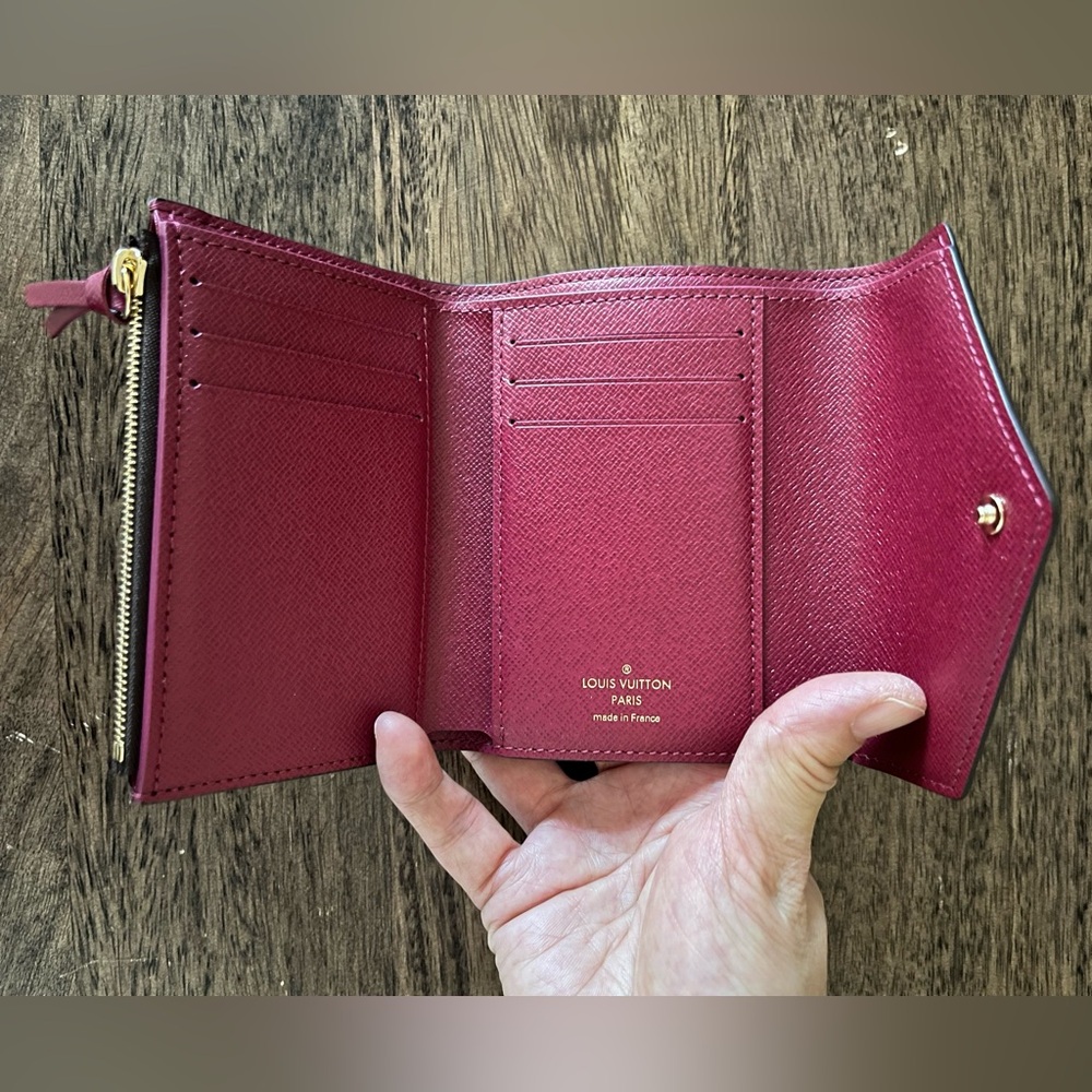Authentic Louis Vuitton LV compact Victorine wallet - Picture 6 of 8